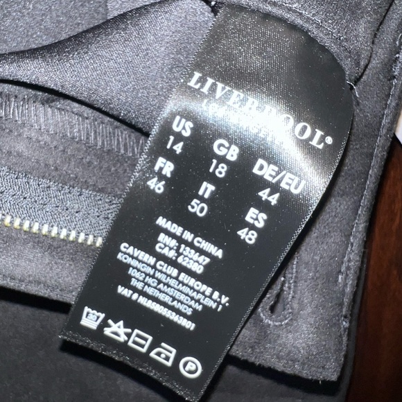 Liverpool Black Madonna Skinny - Picture 5 of 9